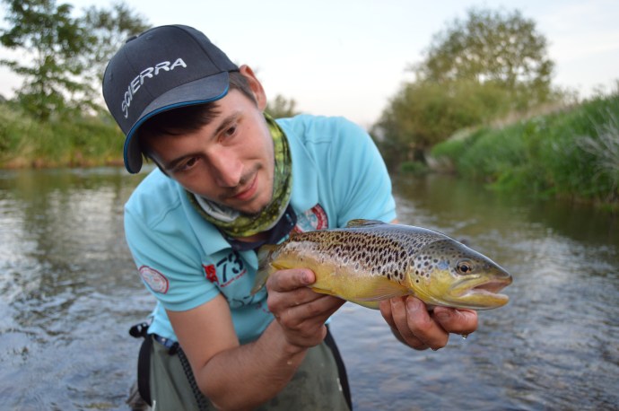 derbyshire midlands guide fly fishing